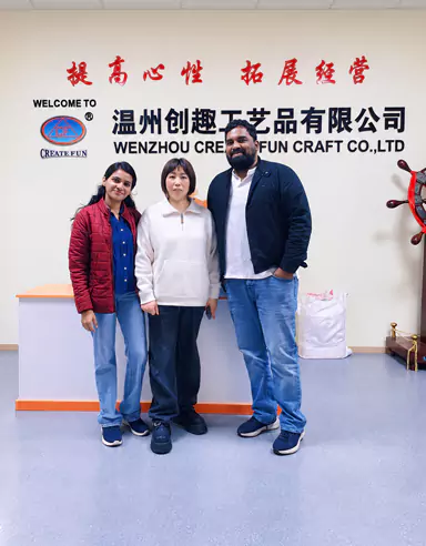 కొనుగోలుదారులు Wenzhou Creat Fun Craft Co., Ltd. ఫ్యాక్టరీ సైట్ను తనిఖీ చేశారు